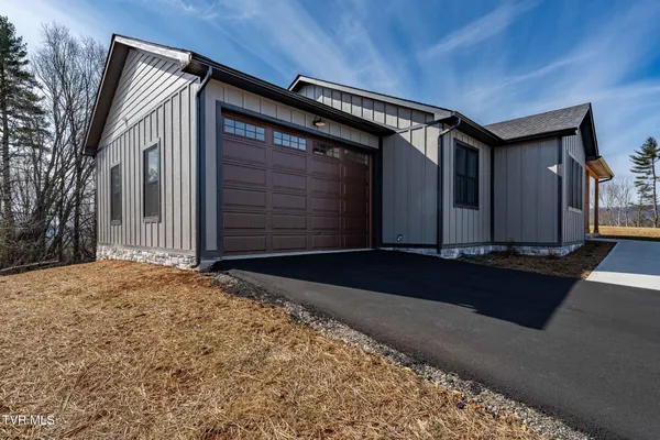 $439,500 | 297 Laurel Way, Mountain City, TN 37683