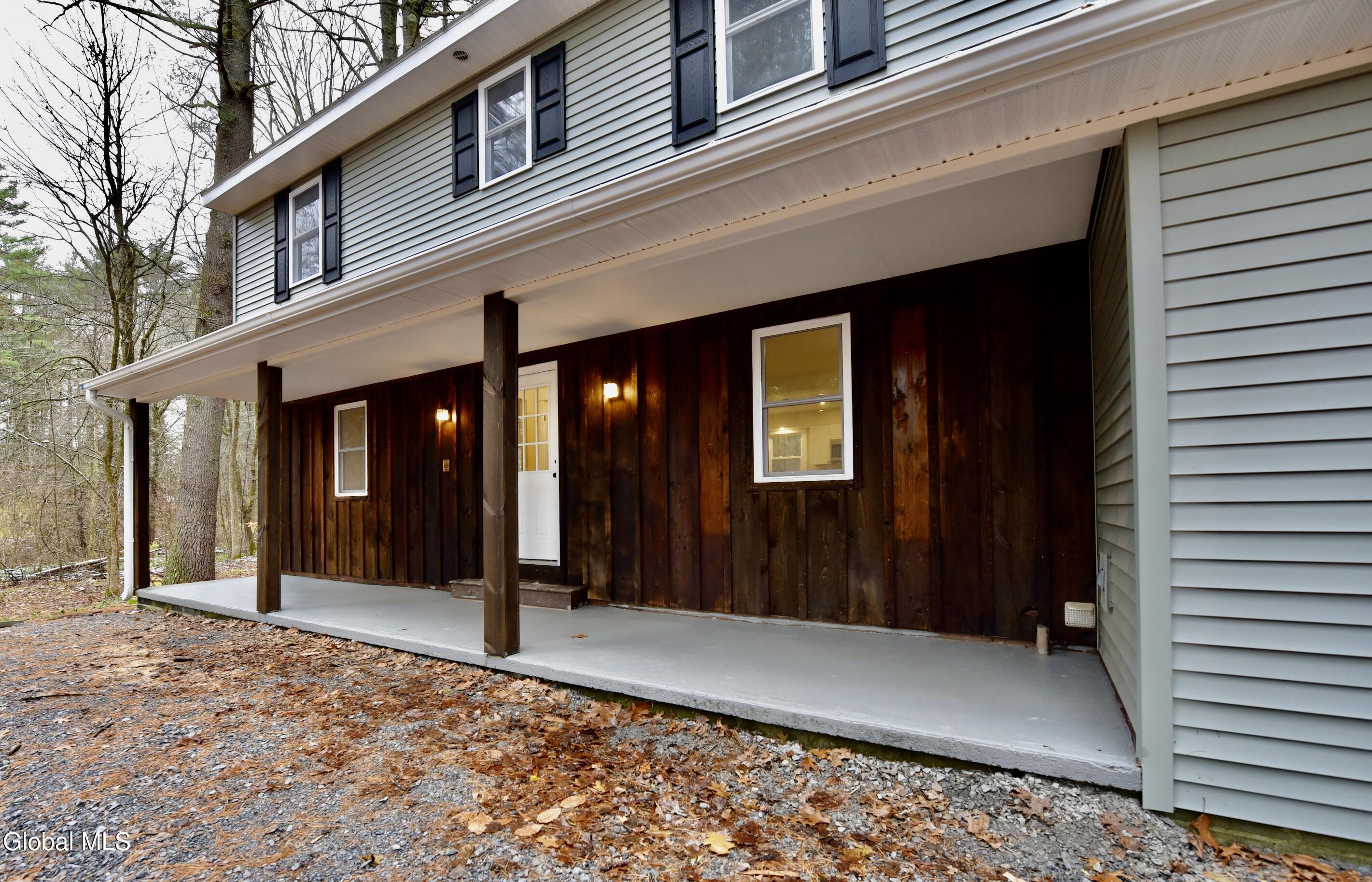 1011 Middleline Road Milton, NY 12020 - Photo 2 of 52 4