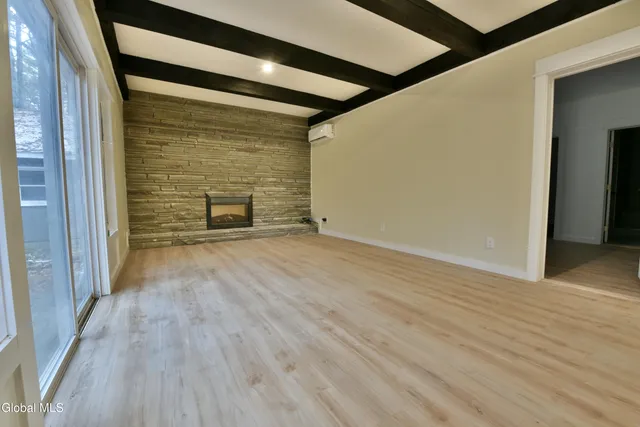 $699,999 | 1011 Middleline Road, Milton, NY 12020