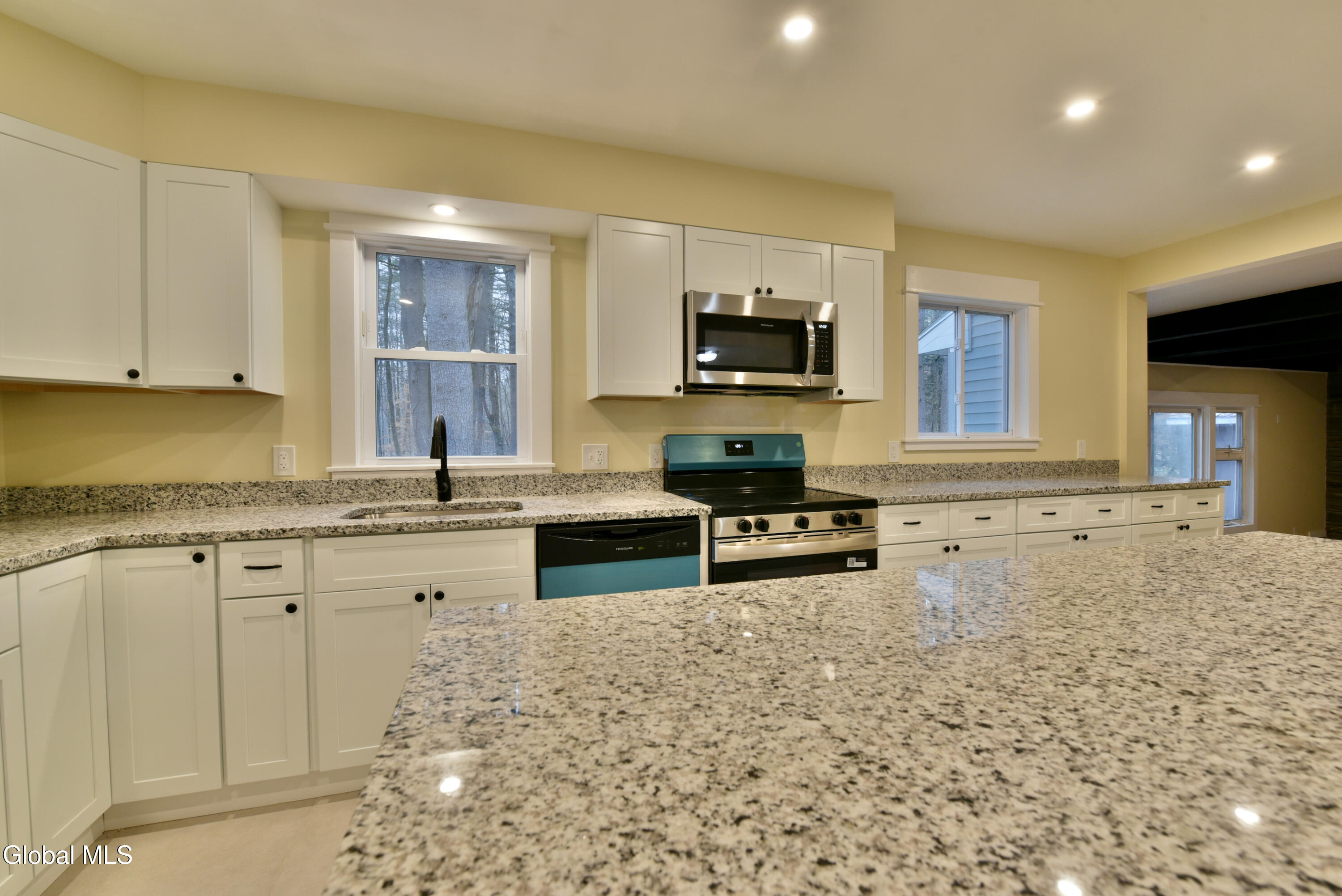 1011 Middleline Road Milton, NY 12020 - Photo 9 of 52 12