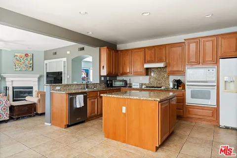 $1,179,000 | 25014 Oliver Way, Stevenson Ranch, CA 91381