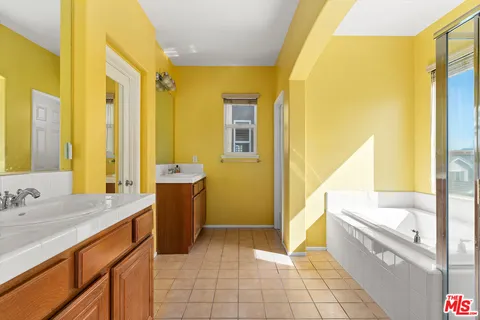 $1,179,000 | 25014 Oliver Way, Stevenson Ranch, CA 91381