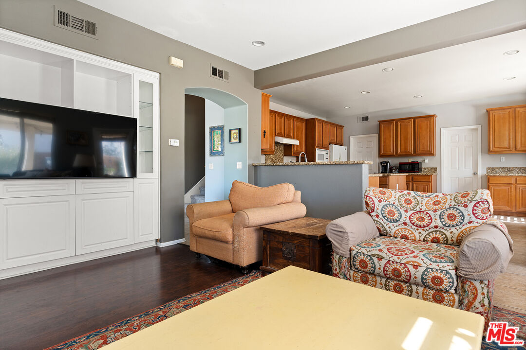 25014 Oliver Way Stevenson Ranch, CA 91381 - Photo 9 of 35