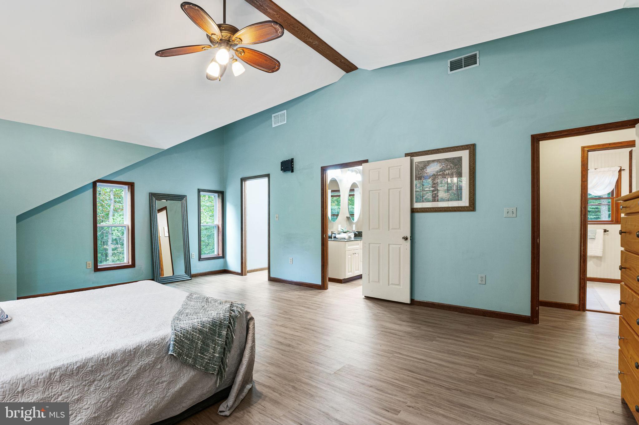 1447 Reed Lane Kintnersville, PA 18930 - Photo 20 of 39 Master bedroom