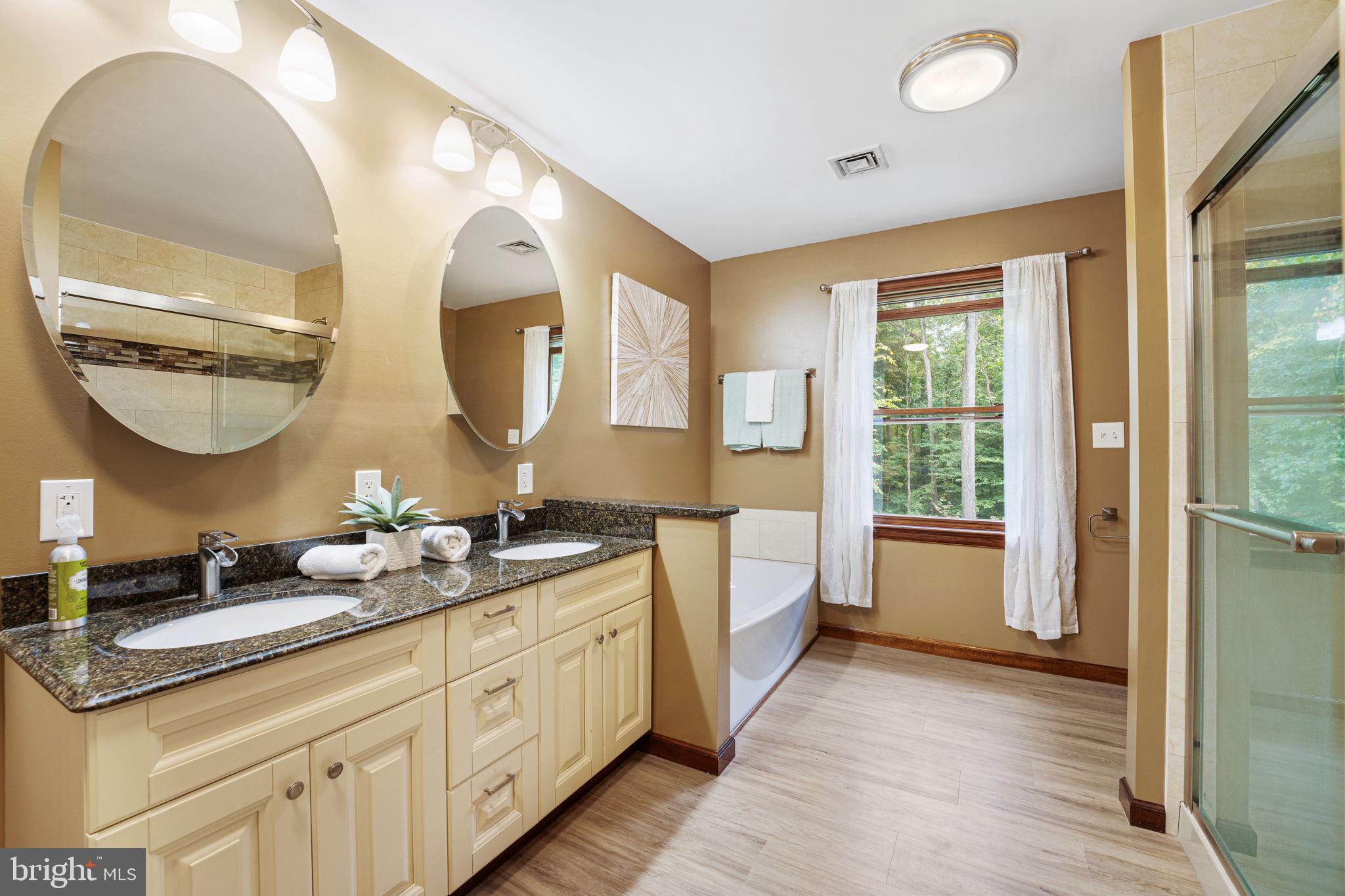 1447 Reed Lane Kintnersville, PA 18930 - Photo 21 of 39 Master Bath with soaking tub
