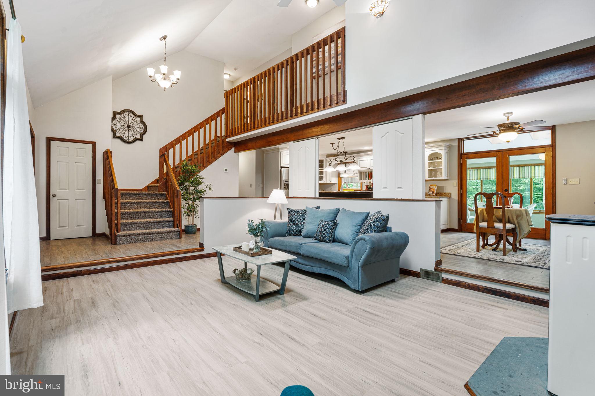 1447 Reed Lane Kintnersville, PA 18930 - Photo 6 of 39 Family Room