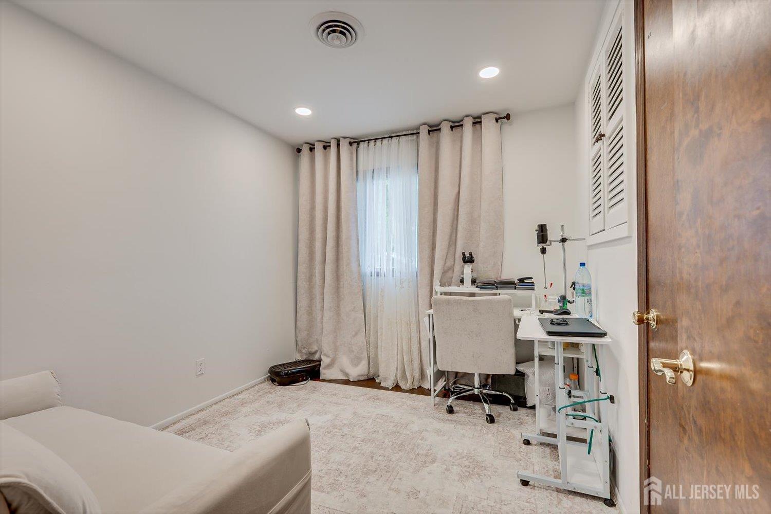 40 Winding Road Iselin, NJ 08830 - Photo 19 of 34