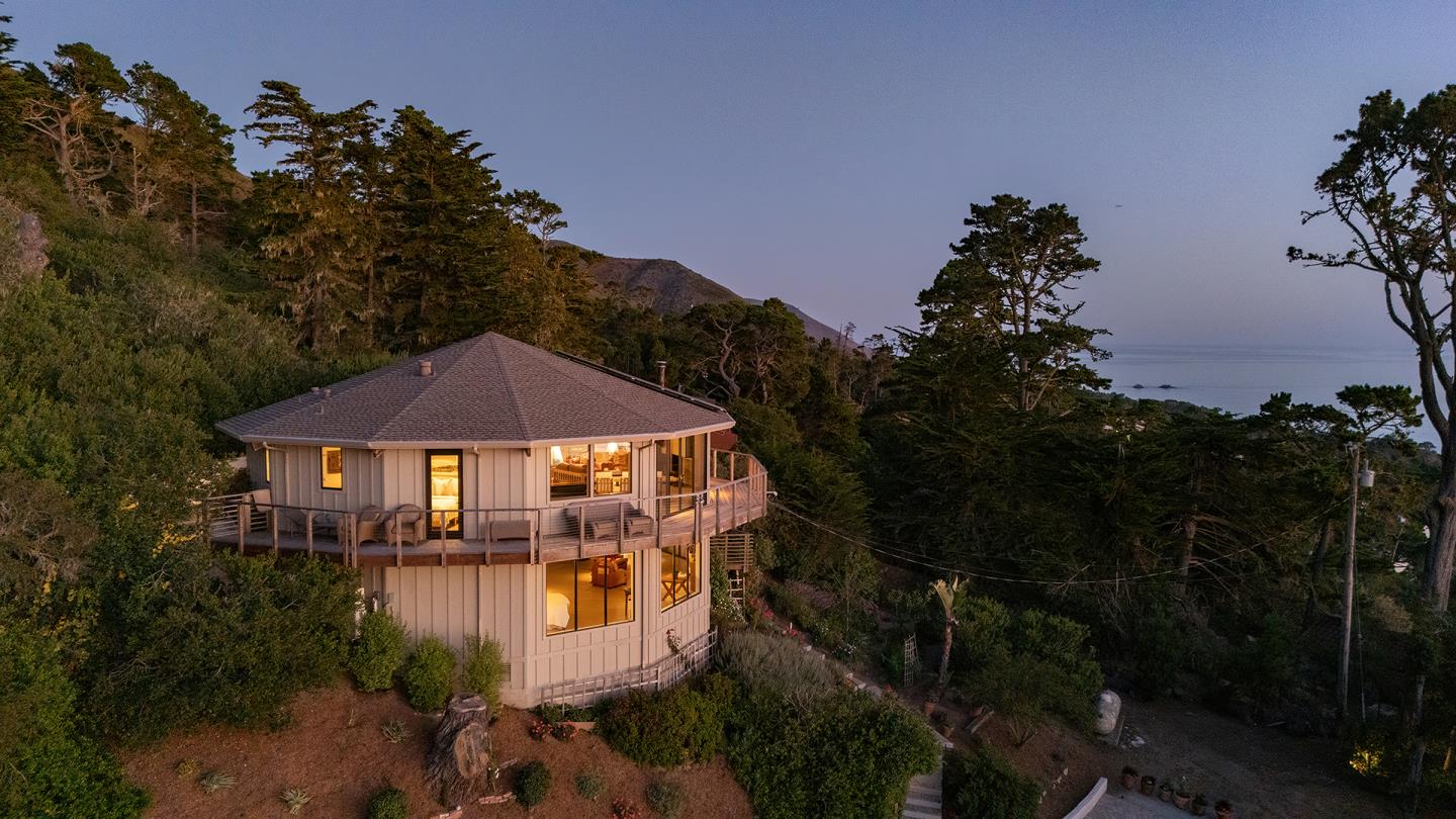 209 Crest Road Carmel, CA 93923 - Photo 35 of 35 a view of a patio with chairs and a small yard