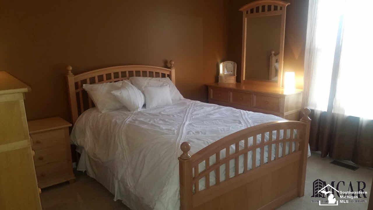 9263 Maple Ridge Drive Newport, MI 48166 - Photo 16 of 26 21300836-15.JPG
