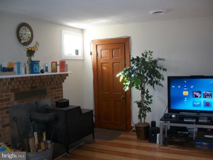 6114 Cipriano Road Lanham, MD 20706 - Photo 5 of 14 Living Room