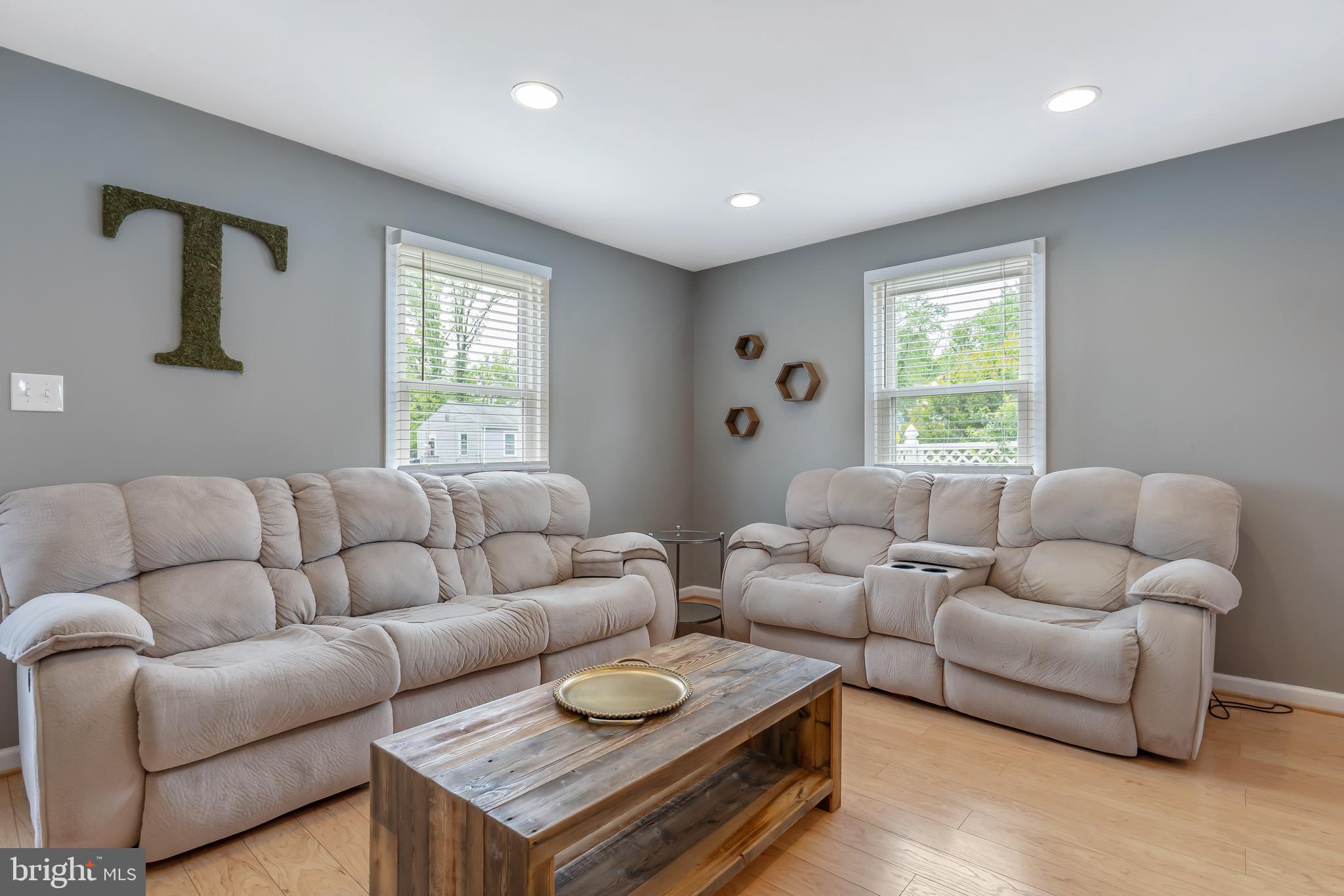 107 Alcock Road Baltimore, MD 21221 - Photo 6 of 29 Welcome Your Guests Here!