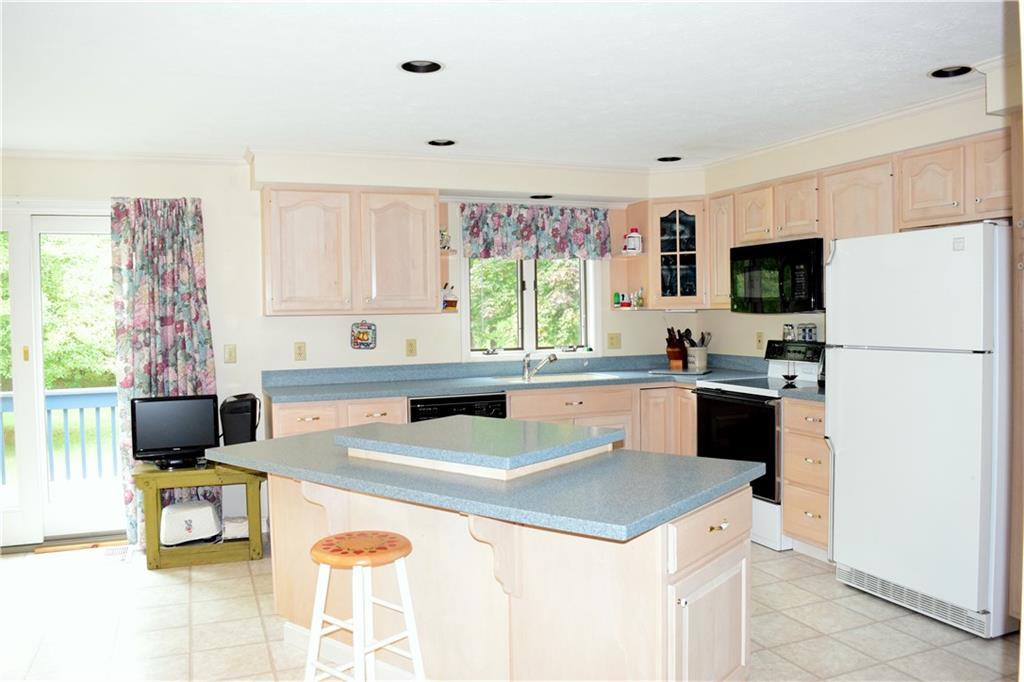 352 Chadbourne Ridge Road North Waterboro, ME 04061 - Photo 6 of 33 Photo