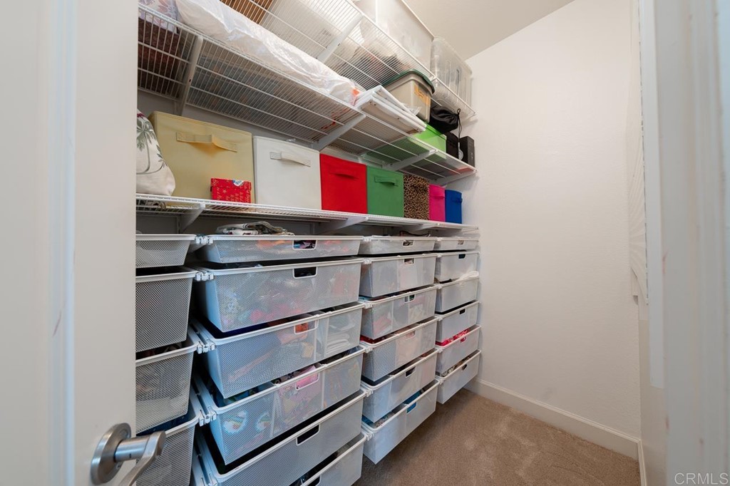2786 Sutter Ridge Drive Chula Vista, CA 91914 - Photo 28 of 58 a utility room with dryer and washer