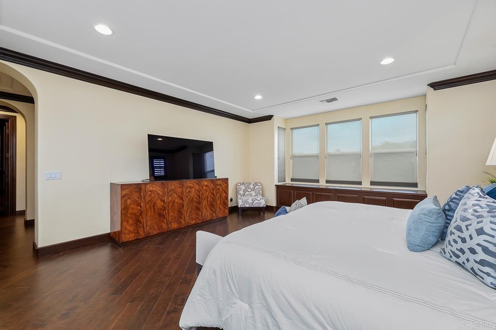 2786 Sutter Ridge Drive Chula Vista, CA 91914 - Photo 37 of 58 a bedroom with two beds and a large window