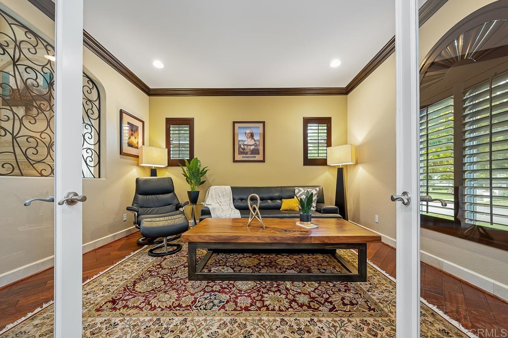 2786 Sutter Ridge Drive Chula Vista, CA 91914 - Photo 6 of 58 a living room with furniture and a fireplace
