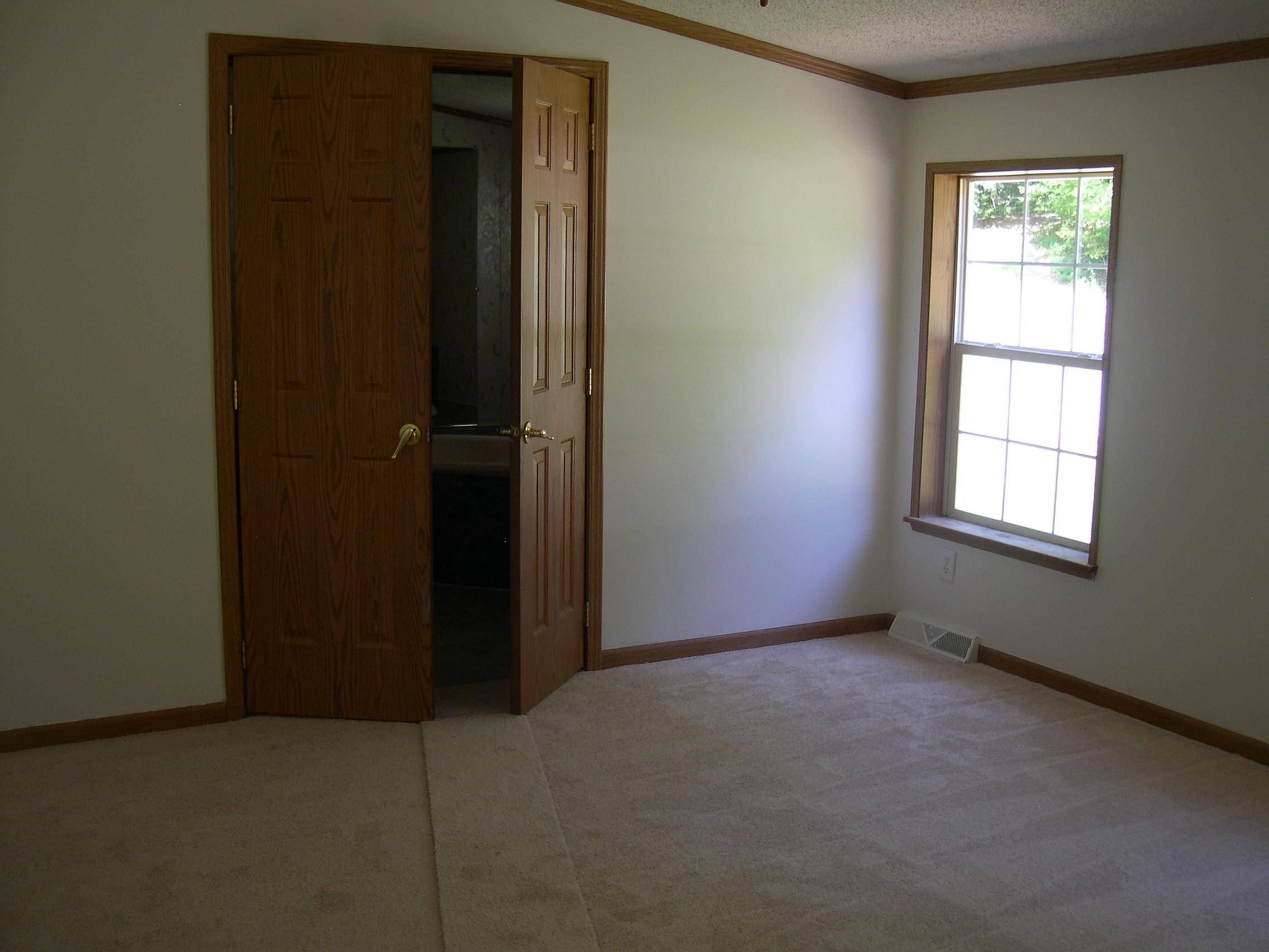 371 Northside Road Newport, VA 24128 - Photo 5 of 5 an empty room with windows