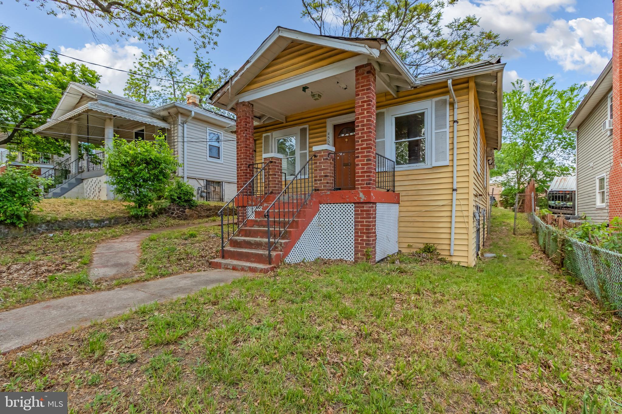 4530 Dix Street Northeast Washington, DC 20019 - Photo 3 of 19