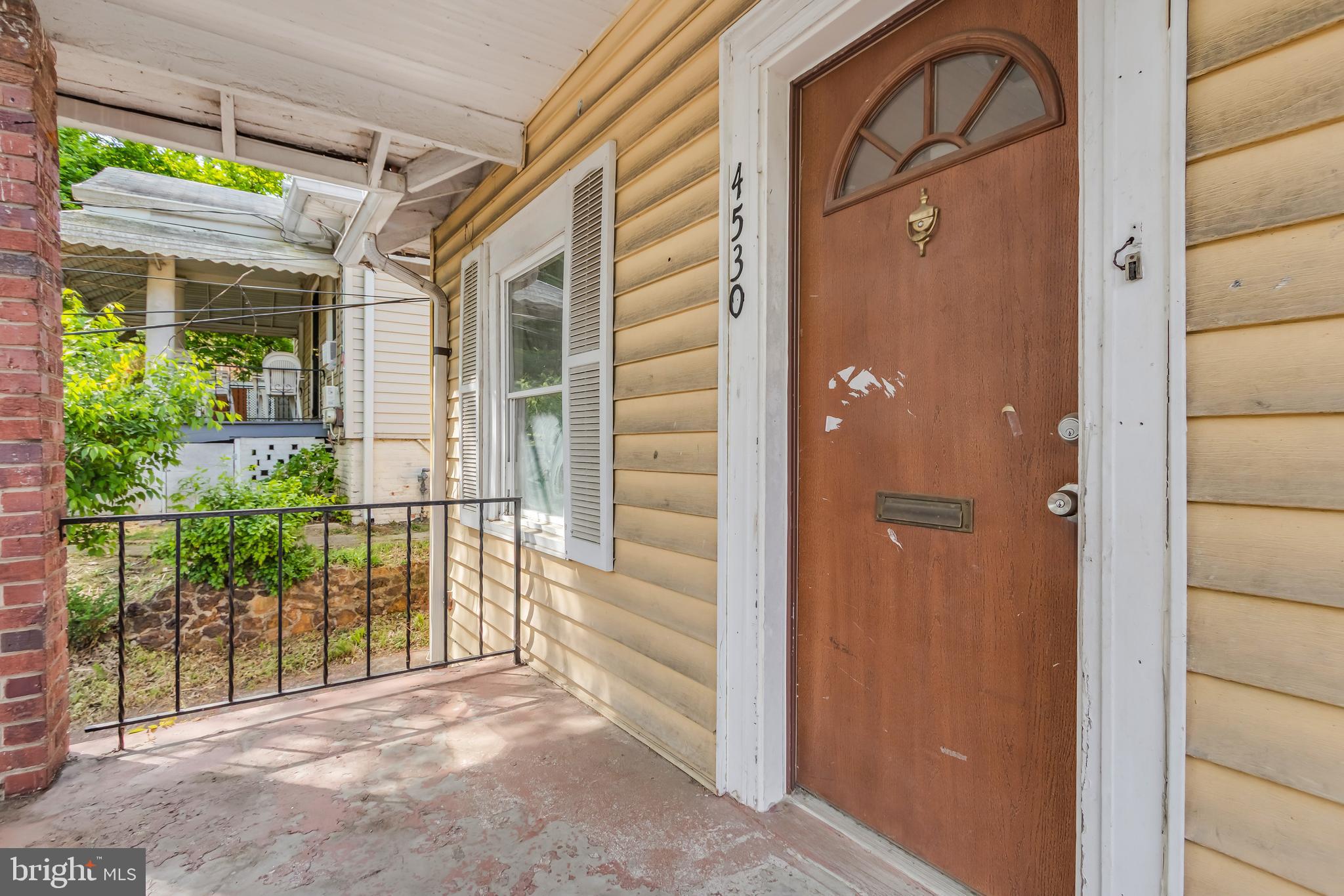 4530 Dix Street Northeast Washington, DC 20019 - Photo 4 of 19