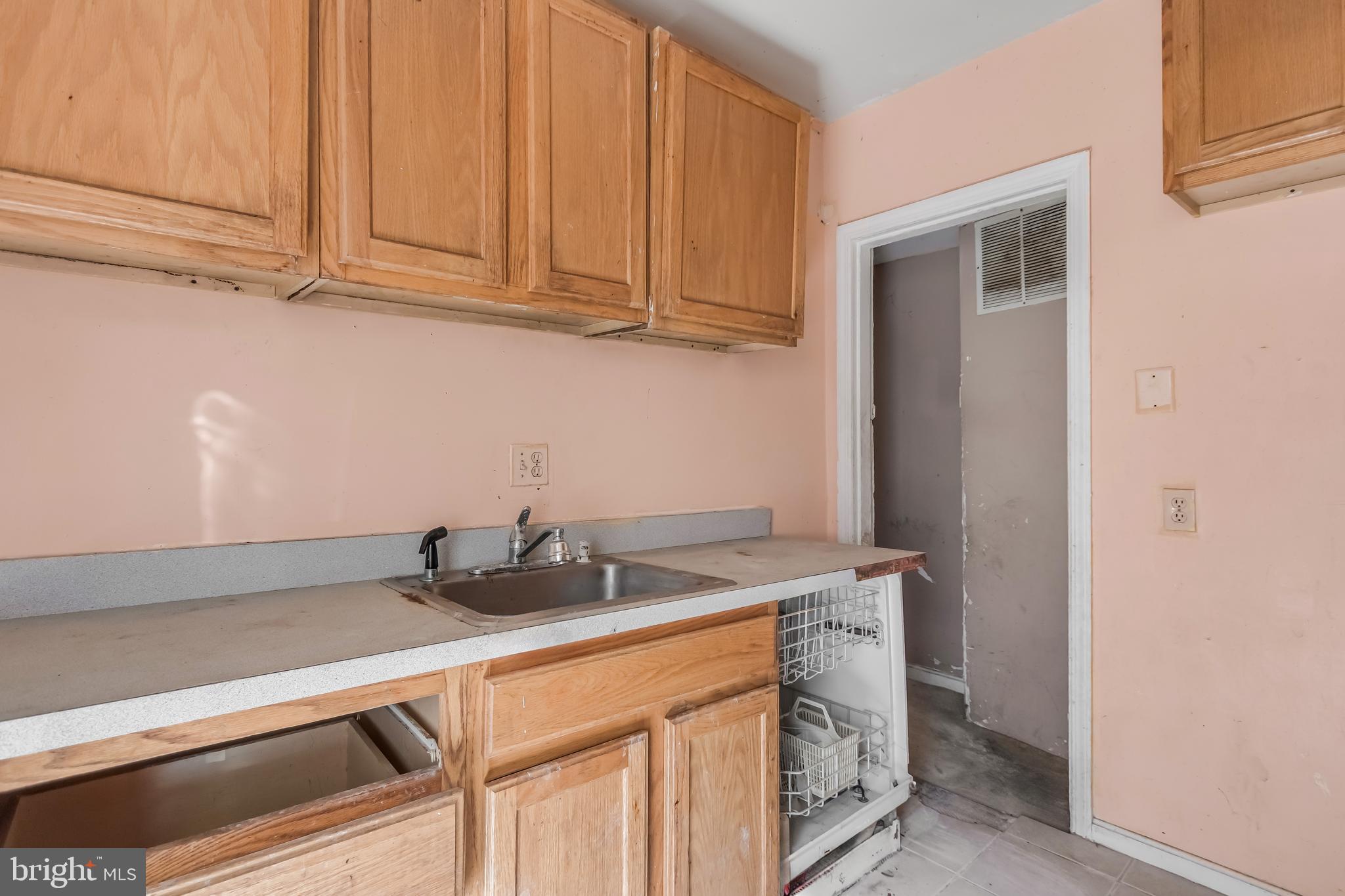 4530 Dix Street Northeast Washington, DC 20019 - Photo 6 of 19