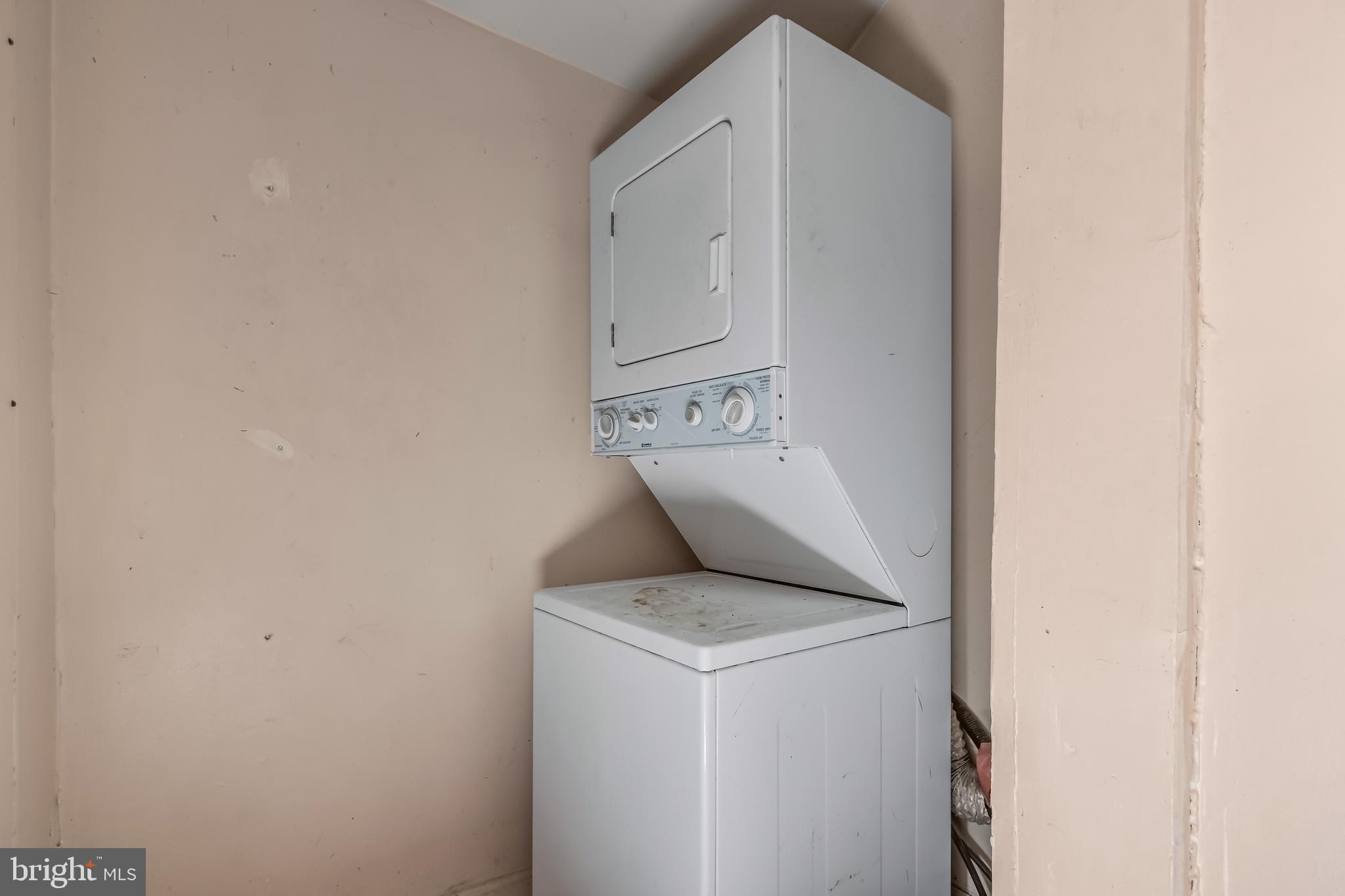 4530 Dix Street Northeast Washington, DC 20019 - Photo 8 of 19 a utility room with dryer and washer