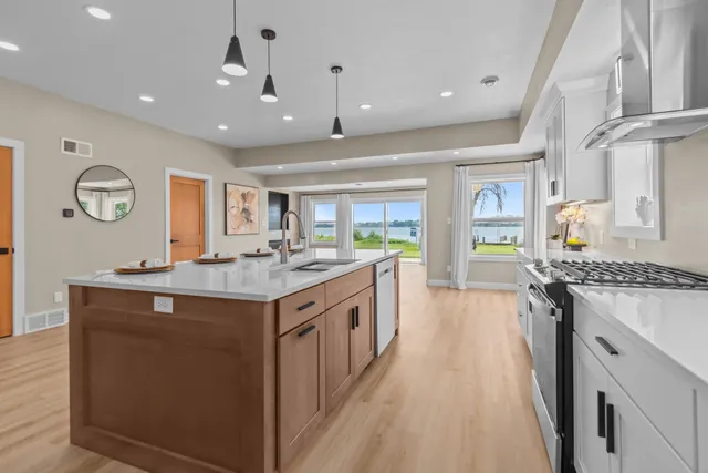 $574,900 | 1693 West Butte Des Morts Beach Road, Neenah, WI 54956