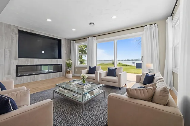 $574,900 | 1693 West Butte Des Morts Beach Road, Neenah, WI 54956