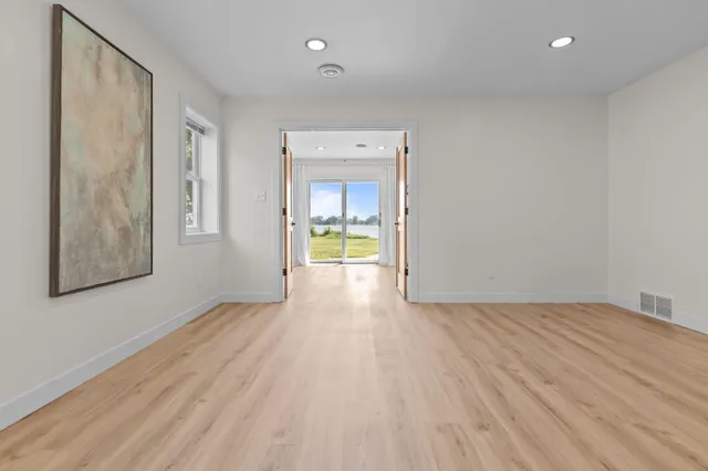 $574,900 | 1693 West Butte Des Morts Beach Road, Neenah, WI 54956