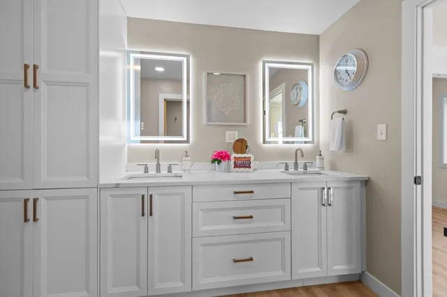 $574,900 | 1693 West Butte Des Morts Beach Road, Neenah, WI 54956