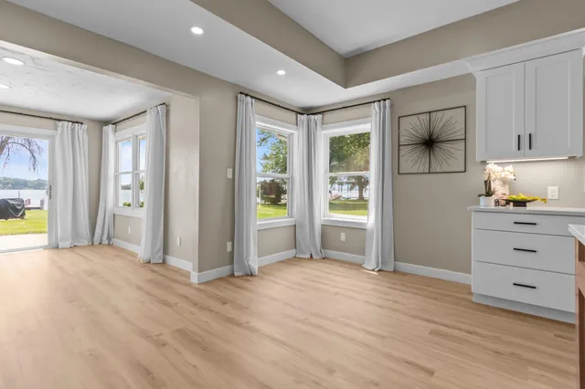 $574,900 | 1693 West Butte Des Morts Beach Road, Neenah, WI 54956