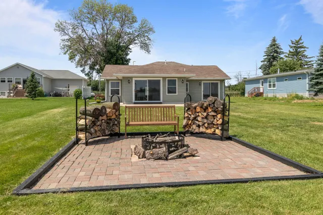 $574,900 | 1693 West Butte Des Morts Beach Road, Neenah, WI 54956