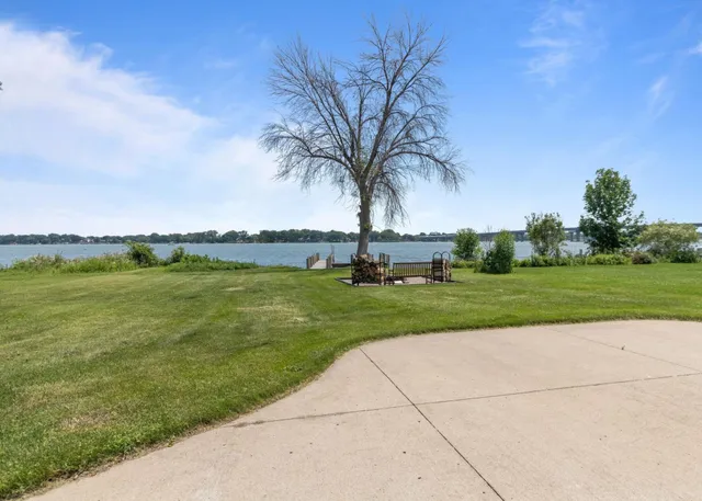 $574,900 | 1693 West Butte Des Morts Beach Road, Neenah, WI 54956