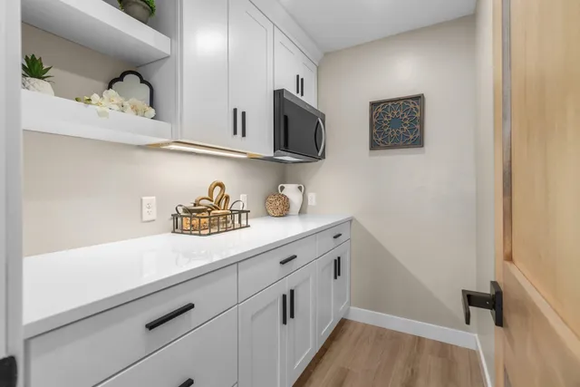 $574,900 | 1693 West Butte Des Morts Beach Road, Neenah, WI 54956