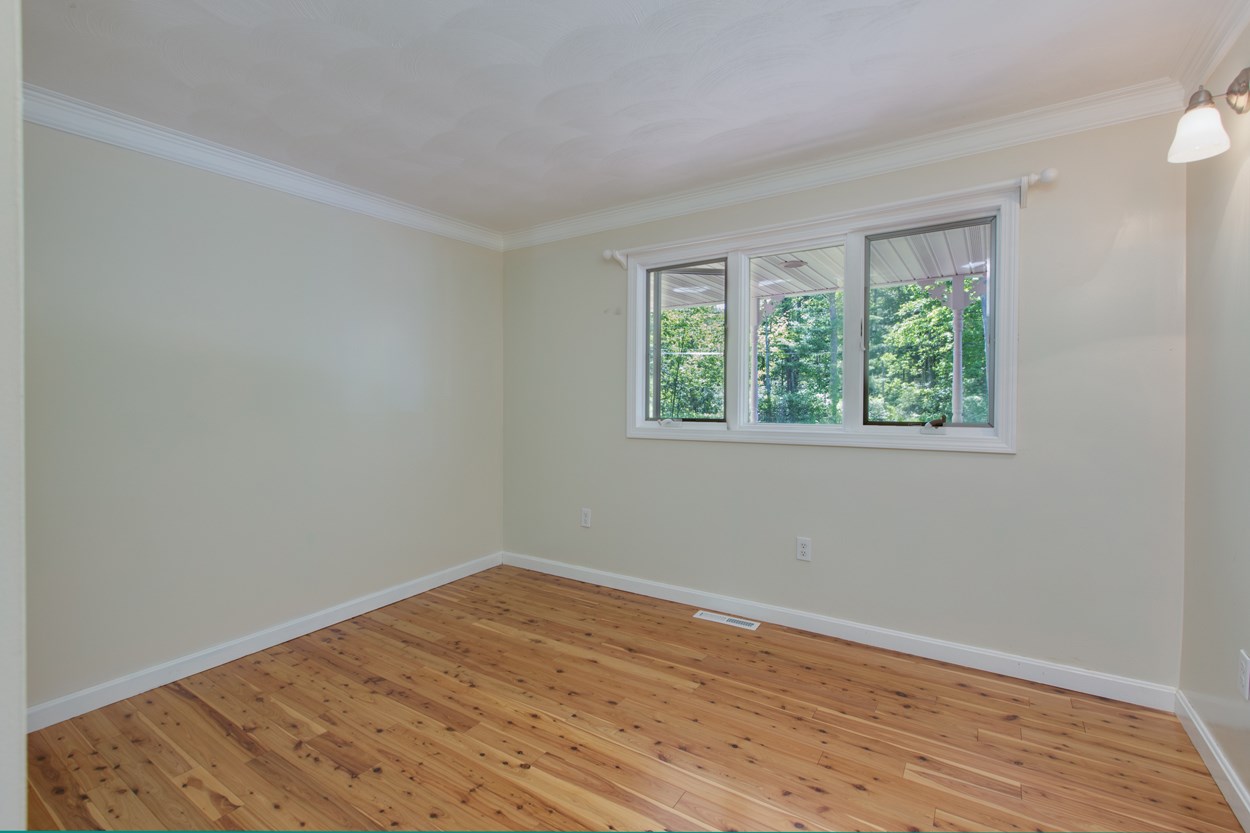 63 Hall Road Londonderry, NH 03053 - Photo 19 of 40