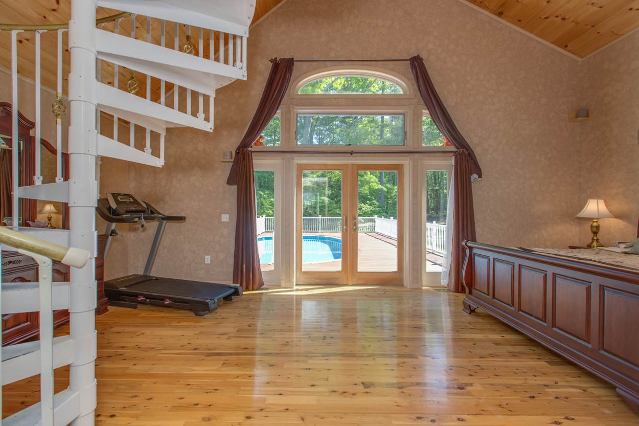 63 Hall Road Londonderry, NH 03053 - Photo 20 of 40