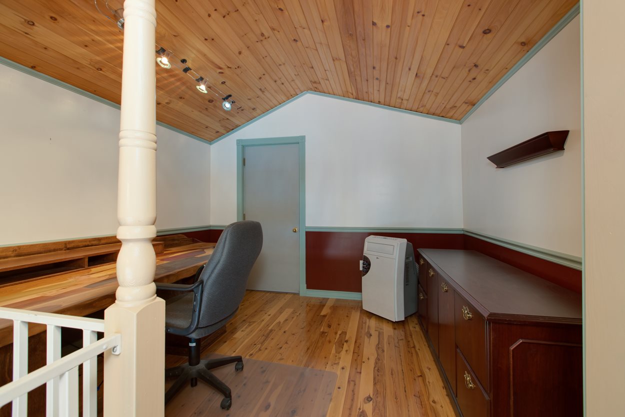 63 Hall Road Londonderry, NH 03053 - Photo 25 of 40