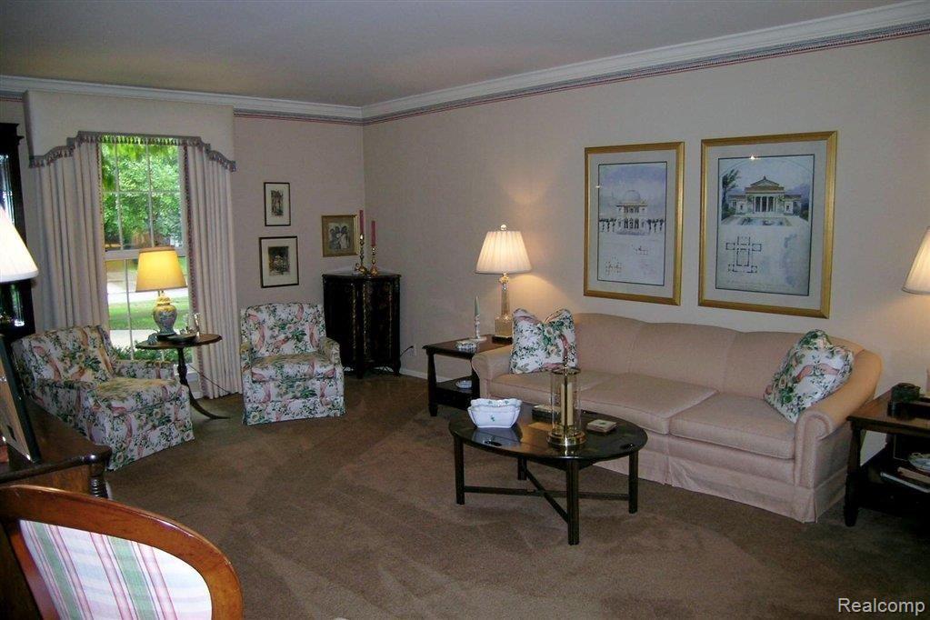 370 Lincoln Road Grosse Pointe, MI 48230 - Photo 5 of 16 370lr1.jpg
