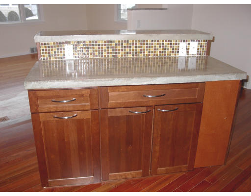 39 Frontenac Street Springfield, MA 01151 - Photo 9 of 15