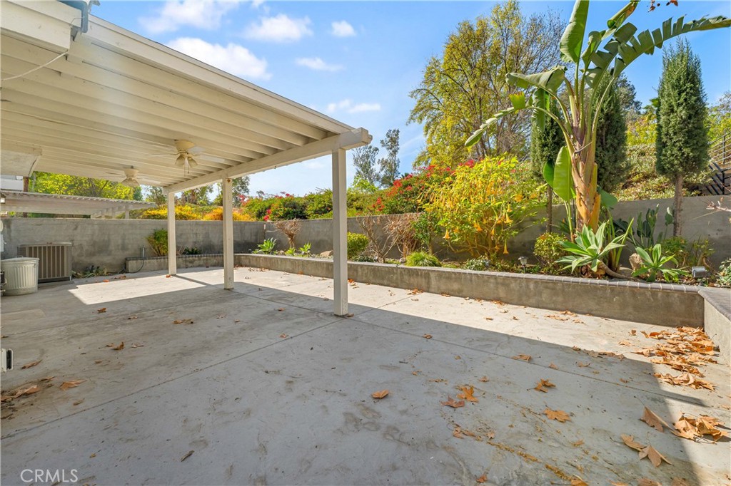 5855 Sunset Ranch Drive Riverside, CA 92506 - Photo 34 of 36 a view of a backyard