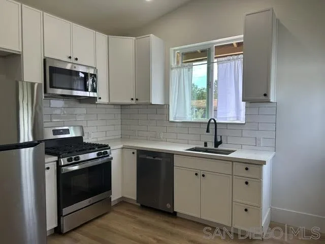15859 Riparian Road Poway, CA 92064 - Photo 2 of 26 Kitchen