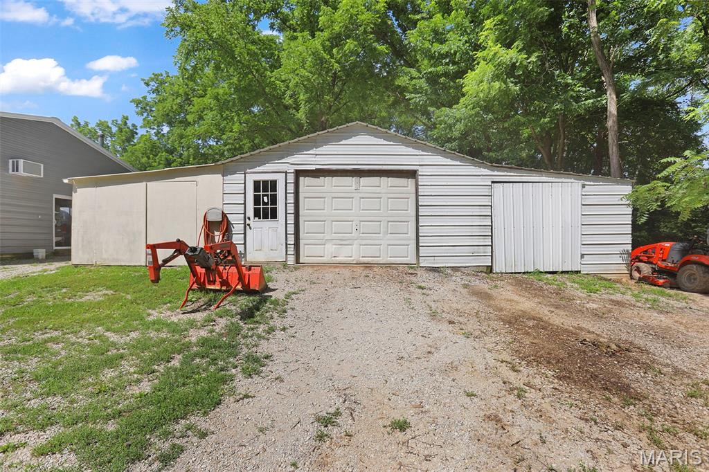 613 22nd Street Hillsboro, IL 62049 - Photo 35 of 36