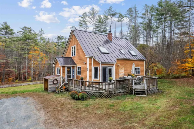$379,000 | 25 Fern Hill Lane, Fairlee, VT 05045