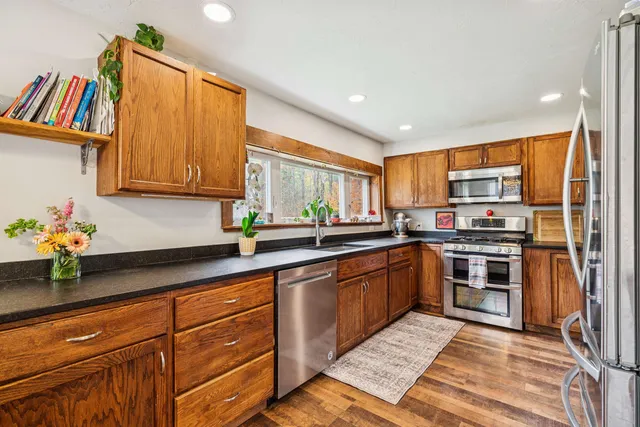 $379,000 | 25 Fern Hill Lane, Fairlee, VT 05045