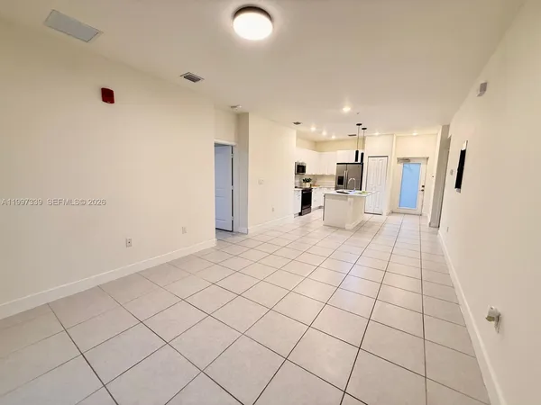 $3,100 | 8001 Northwest 41st Street, Unit F305, Doral, FL 33166