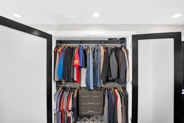 $999,900 | 3256 Westview Drive, Northbrook, IL 60062