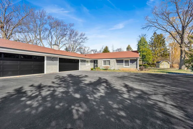 $999,900 | 3256 Westview Drive, Northbrook, IL 60062