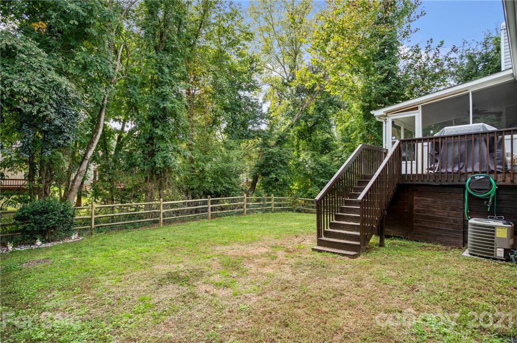 11204 Clayford Ridge Charlotte, NC 28215 - Photo 36 of 37 a view of a house with a park