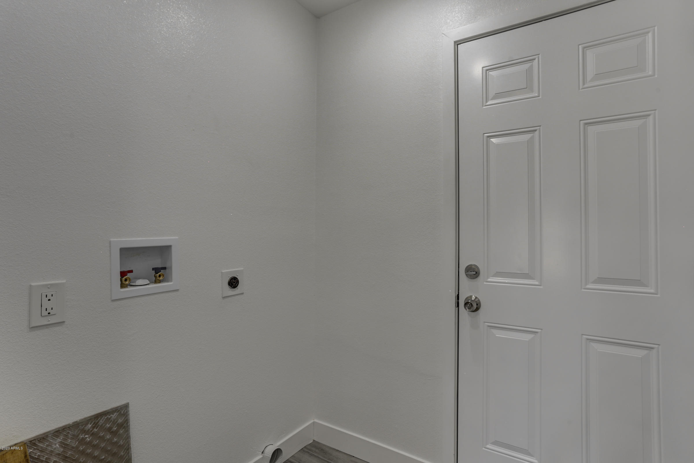 3402 West Bloomfield Road Phoenix, AZ 85029 - Photo 37 of 44 Love this Laundry Room