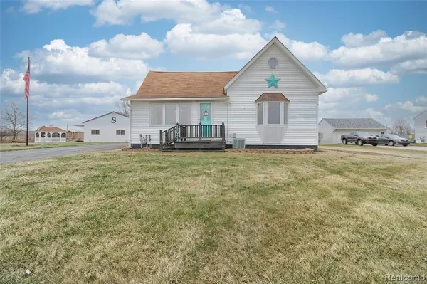 $287,500 | 13974 Carleton West Road, Carleton, MI 48117