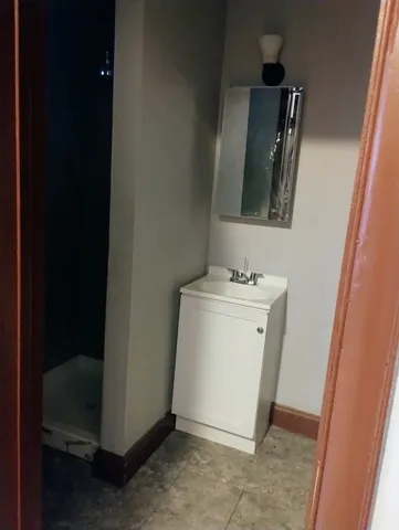 $1,800 | 7939 South Burnham Avenue, Chicago, IL 60617