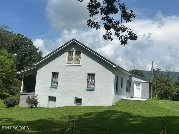 $160,000 | 863 Giles Hollow Road, Rose Hill, VA 24281